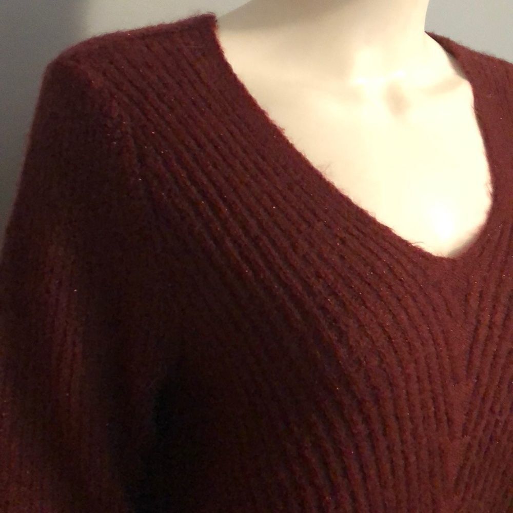 NWT Liz Claiborne V Neck Sweater - Picture 3 of 5